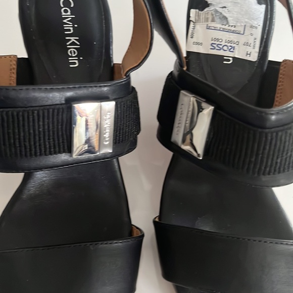 Calvin Klein black wedge heels size 6.5 - Picture 4 of 4